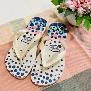 🎉HP🎉🌷Havaianas Iridescent White Flip Flops